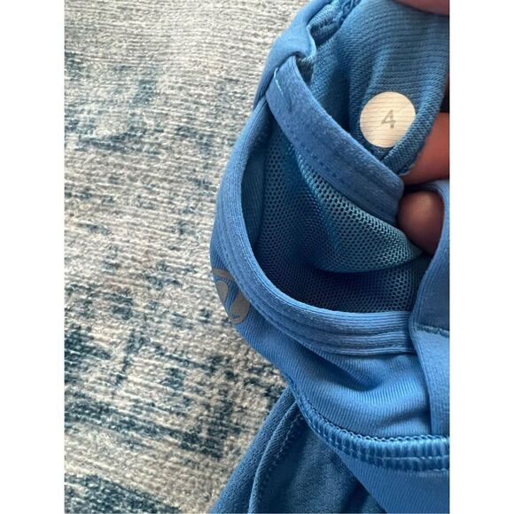 Lululemon Nouveau Limits Tank in Porcelain Blue Size 4 - Picture 3 of 8